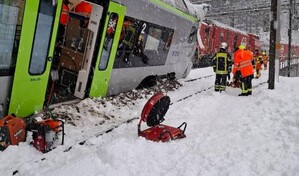 Al menos cinco heridos por el descarrilamiento de un tren en Suiza debido a una avalancha