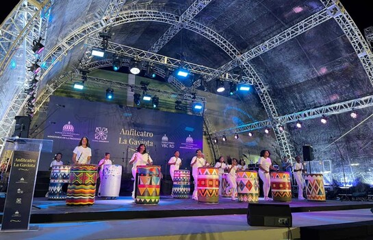 Escuela Libre de Herrera realiza destacada presentaci&oacute;n en el anfiteatro La Gaviota