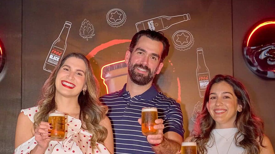 Estrella Galicia presenta al público dominicano la experiencia de su cerveza en barril Estrella Galicia presenta al público dominicano la experiencia de su cerveza en barril