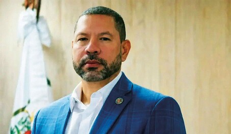Aplazan hasta octubre audiencia contra exjefe de la DEA en RD tras entrega de material adicional