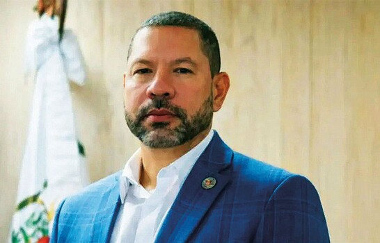 Aplazan hasta octubre audiencia contra exjefe de la DEA en RD tras entrega de material adicional