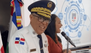 Ministra de Interior y director de la Polic&iacute;a reaccionan con risas al preguntar de cambios en la ins