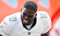 Dolphins cortan a Tyreek Hill y sacuden su n&uacute;cleo ofensivo