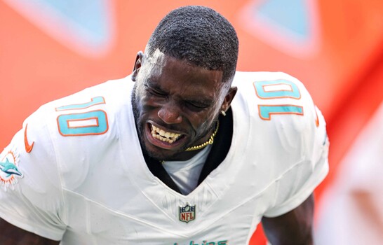 Dolphins cortan a Tyreek Hill y sacuden su n&uacute;cleo ofensivo