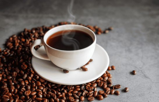 Tu caf&eacute; diario podr&iacute;a estar protegiendo tu cerebro (y no lo sab&iacute;as)