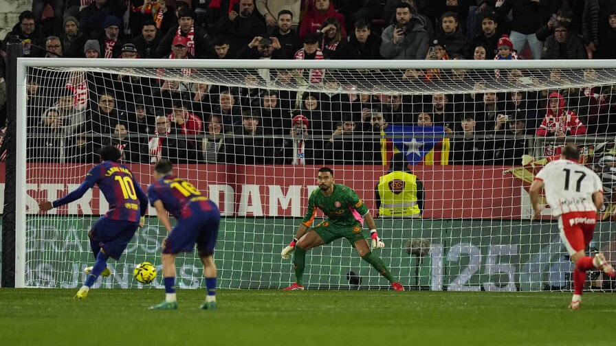 Lamine Yamal falla un penal, el Barça pierde en Girona y el Real Madrid es el nuevo líder Lamine Yamal falla un penal, el Barça pierde en Girona y el Real Madrid es el nuevo líder