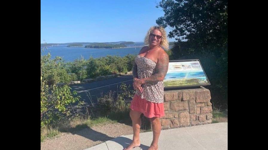 El autor del tiroteo en pista de hielo en Rhode Island mató a su hijo y exesposa