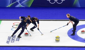 El c&oacute;digo de honor del curling salta por los aires en Mil&aacute;n-Cortina
