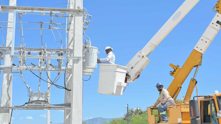 Edesur informa que invirti&oacute; RD$328 millones en redes y subestaciones durante el 2025