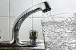 Estudio revela que el agua potable en Nueva York es una de las más contaminadas de EE. UU. Estudio revela que el agua potable en Nueva York es una de las más contaminadas de EE. UU.