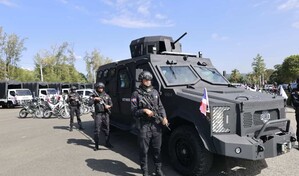 El Gobierno entrega nuevo armamento y veh&iacute;culos blindados a las Fuerzas Armadas