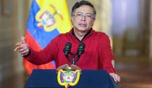 Petro denuncia que Colombia est&aacute; siendo bombardeada desde Ecuador