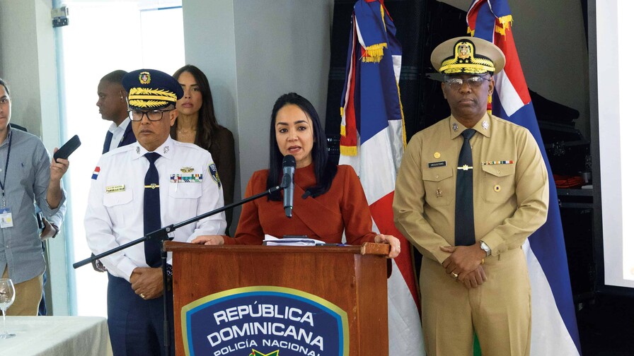 Autoridades confiscan 15 armas ilegales por d&iacute;a