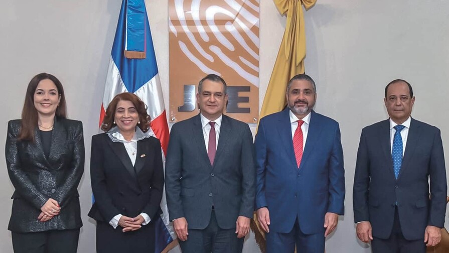 Las nuevas reglas de la JCE impedirán la militancia en más de un partido político Las nuevas reglas de la JCE impedirán la militancia en más de un partido político