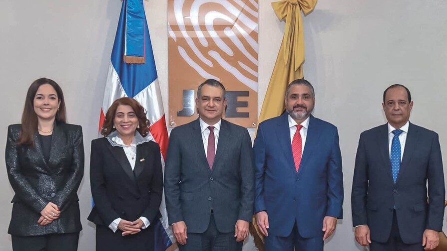 La JCE gastó RD$32.3 millones en boletos aéreos y viáticos en un año y medio