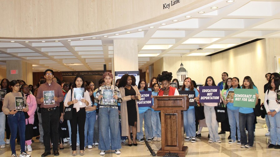 Jóvenes luchan contra nuevas leyes que afianzan a Florida como líder antimigrantes en EE. UU. Jóvenes luchan contra nuevas leyes que afianzan a Florida como líder antimigrantes en EE. UU.