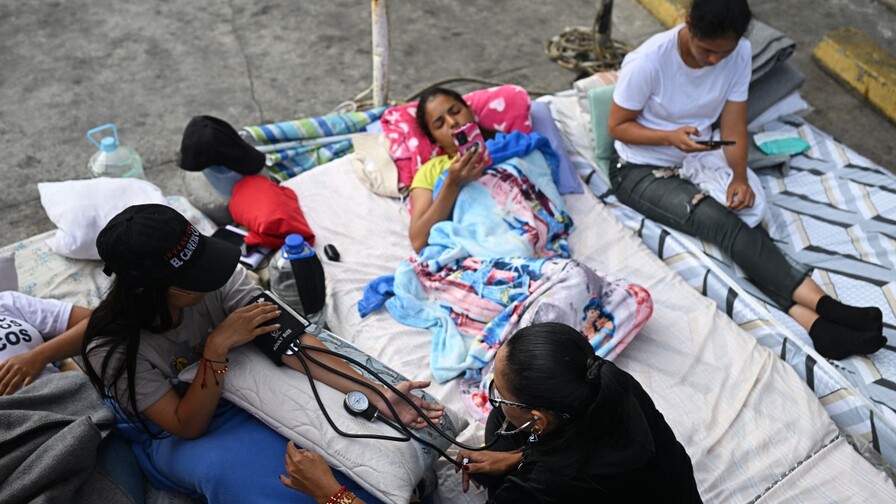 Mujeres familiares de presos pol&iacute;ticos cumplen 72 horas en huelga de hambre en Caracas