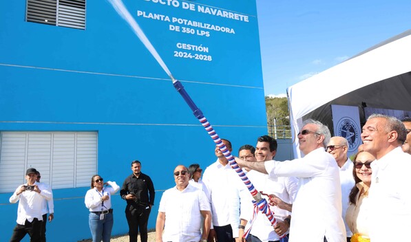 Abinader inaugura acueducto m&uacute;ltiple en Navarrete con inversi&oacute;n de RD$2,000 millones