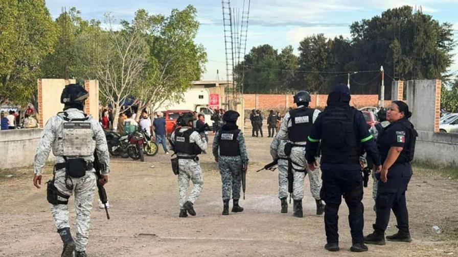 Ataque armado deja ocho menores de edad lesionados y un muerto en el centro de México Ataque armado deja ocho menores de edad lesionados y un muerto en el centro de México