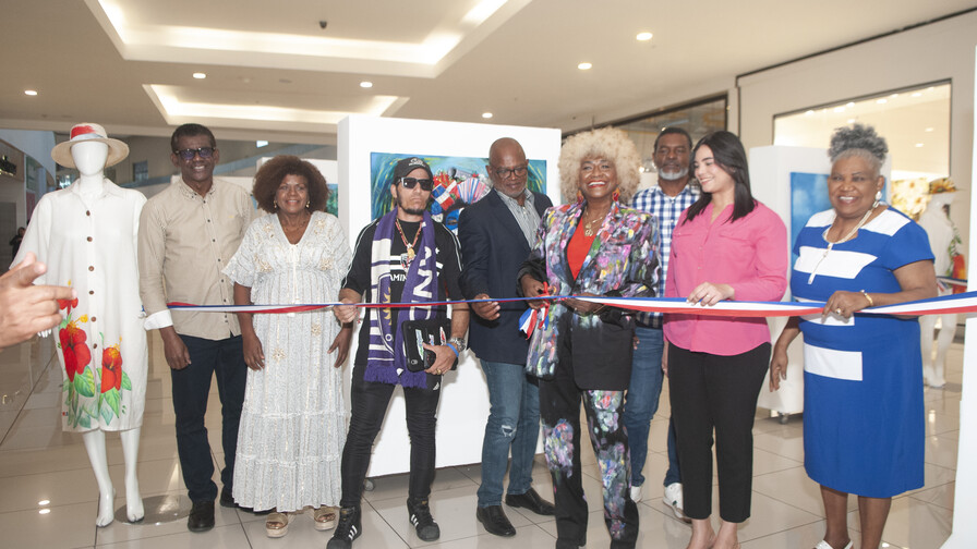 La artista Daysi Campusano presenta su exposición: Huellas de lo Nuestro La artista Daysi Campusano presenta su exposición: Huellas de lo Nuestro