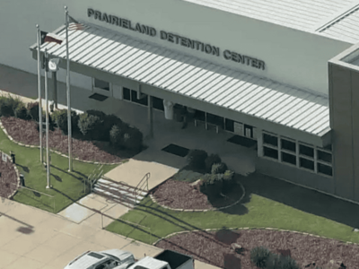 Anulan juicio en Texas por ataque a centro de ICE