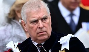 La Polic&iacute;a detiene al expr&iacute;ncipe Andr&eacute;s, hermano del rey brit&aacute;nico Carlos III