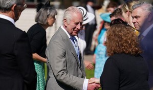 Carlos III roba los focos de la jornada inaugural de la Semana de la Moda de Londres