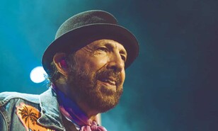 Santiago cantar&aacute; con Juan Luis Guerra 4.40