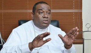 Obispo de La Altagracia usar&aacute; dinero reservado para su vejez para construir aulas en Hig&uuml;ey