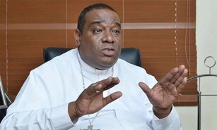 Obispo de La Altagracia usar&aacute; dinero reservado para su vejez para construir aulas en Hig&uuml;ey