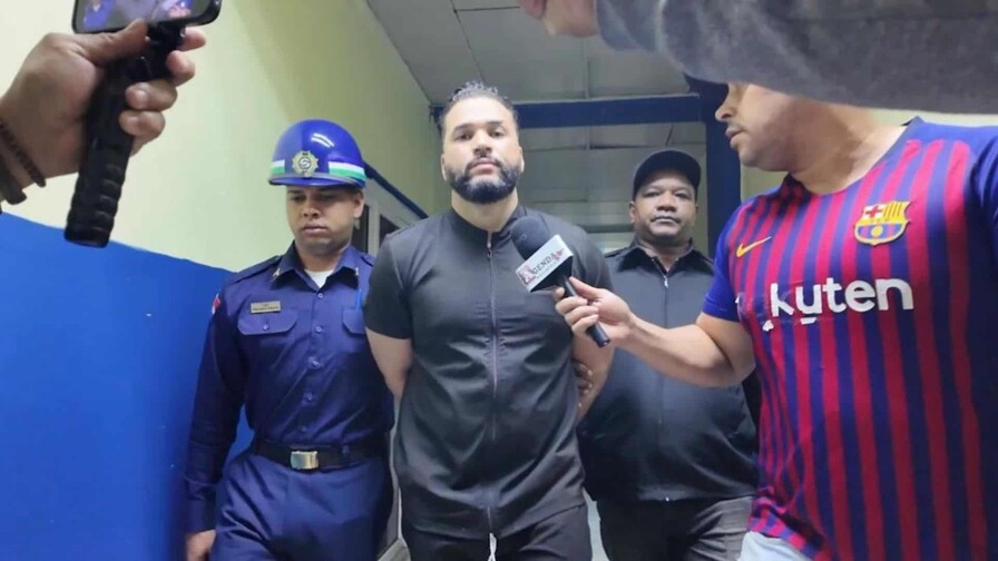 Médico apresado por acusación de agresión sexual cuenta su versión Médico apresado por acusación de agresión sexual cuenta su versión