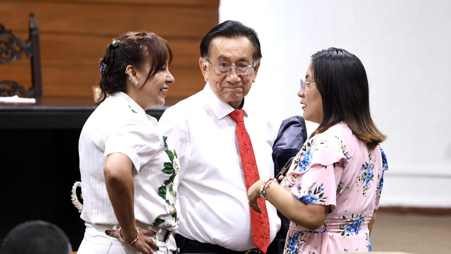 El octogenario izquierdista José María Balcázar es el nuevo presidente interino de Perú El octogenario izquierdista José María Balcázar es el nuevo presidente interino de Perú