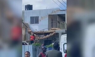 Obrero muere aplastado tras desplome de escalera de concreto en Hig&uuml;ey