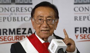 Presidente interino peruano Balc&aacute;zar criticado por declaraciones sobre menores