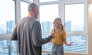 El dilema de descubrir una infidelidad familiar