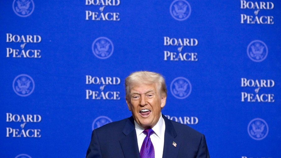 Trump acusa a Obama de revelar informaci&oacute;n clasificada por respuesta sobre extraterrestres