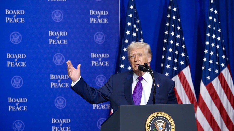 Trump sugiere que podr&iacute;a tomar una decisi&oacute;n sobre Ir&aacute;n en unos diez d&iacute;as