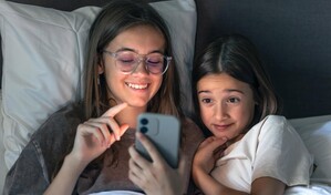 El uso prolongado de pantallas aumenta los casos de miop&iacute;a, astigmatismo y estrabismo