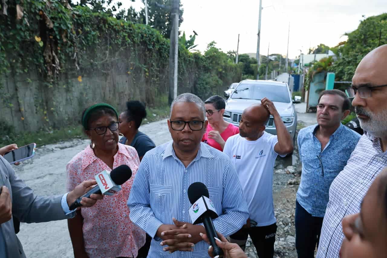 Comunitarios del sector Proyecto Cristal.