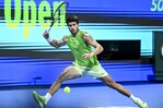 Carlos Alcaraz sigue invicto y alcanza la final del Abierto de Doha