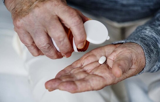 Medicamentos y adultos mayores: claves para un uso seguro