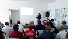 URBE socializa con comunitarios de Las Lilas estudio ambiental para recuperar m&aacute;rgenes del Ozama