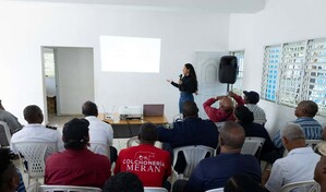 URBE socializa con comunitarios de Las Lilas estudio ambiental para recuperar m&aacute;rgenes del Ozama