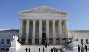 La UE examina atentamente dictamen judicial que anula pol&iacute;tica arancelaria de Trump