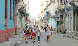 Cuba pierde el 15 % de su PIB y m&aacute;s del 20 % de su poblaci&oacute;n en cinco a&ntilde;os