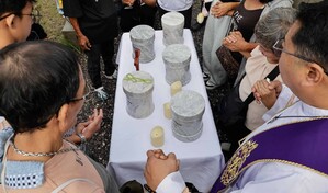 V&iacute;ctimas de la guerra antidrogas de Duterte conf&iacute;an en La Haya para hacer justicia