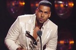 Romeo Santos recibe Premio Lo Nuestro y pronuncia un discurso en apoyo a los latinos