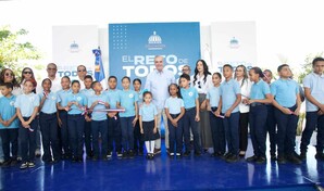 Abinader entrega techados deportivos en Villa Los Alm&aacute;cigos y Monci&oacute;n