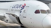 Un avi&oacute;n de Latam aborta despegue en Bogot&aacute; para evitar choque con un helic&oacute;ptero militar