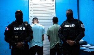 Extraditan a EE.UU. a dos dominicanos acusados de robo y fraude